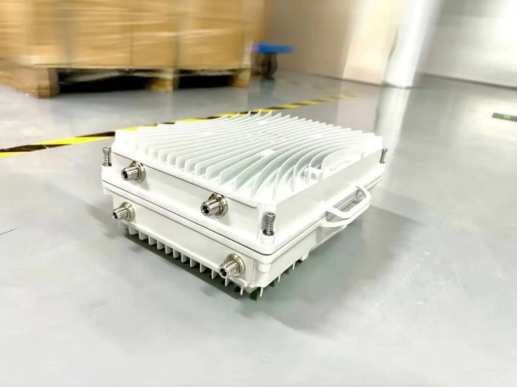 10W 40dBm Supper Power CDMA 850MHz Optical Fiber Cell Phone Signal Booster 850MHz Far-End Signal Strength Amplifier 94dB