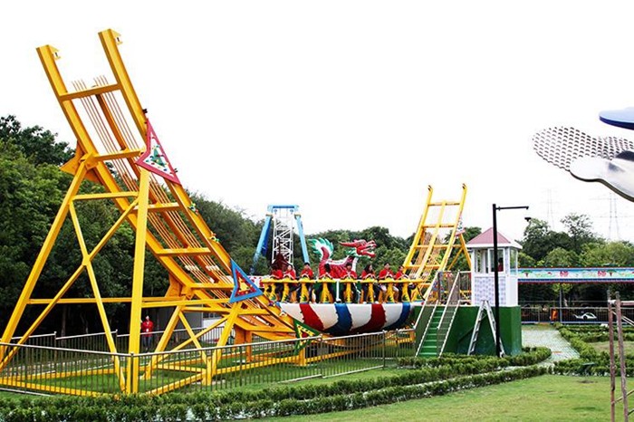 Adjustable Running Time UFO Roller Coaster With Turntable And Control System