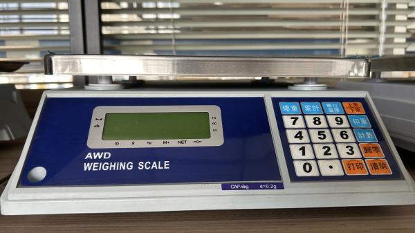 Quality 30kg Digital Weighing Scale for Body Scales with 4v Rechargeable Battery and Range for sale