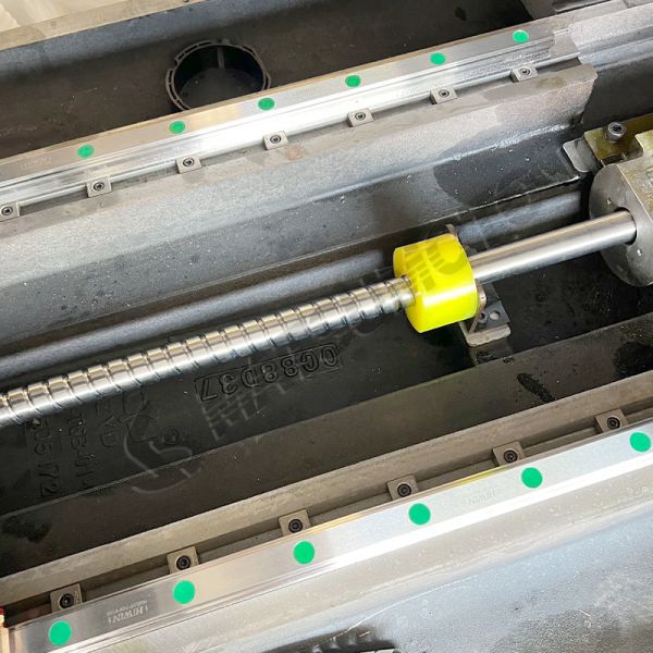 T600 CNC Drilling And Tapping Center Small CNC Machining Center High Precision