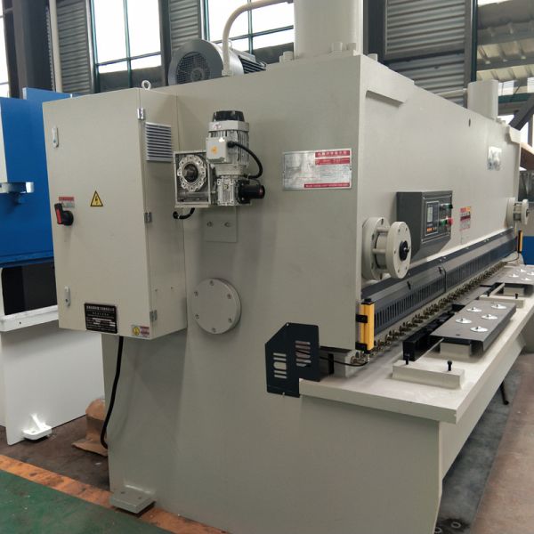 10*3200MM CNC Guillotine Shearing Machine