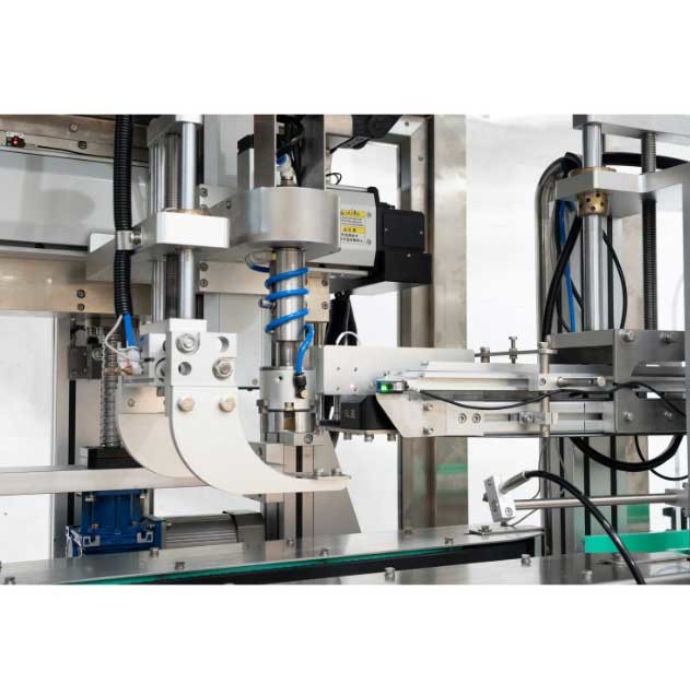Fully Automatic Screw Capping Machine Tracking With Cap Sorter Capping Head Moving System