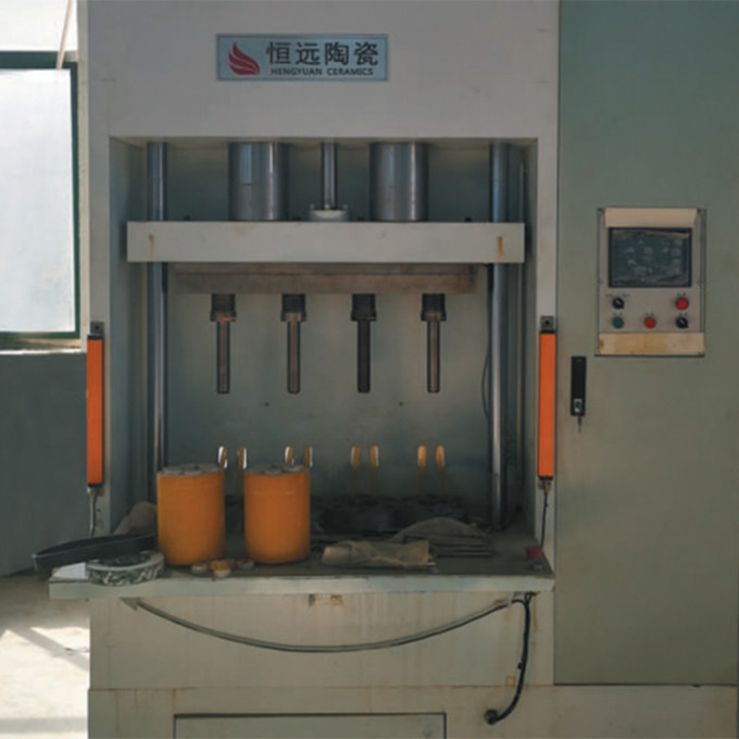 Rotating Screw Blades Ceramic Screw Conveyor With High Purity Alumina Weibull Modulus 10-11 M