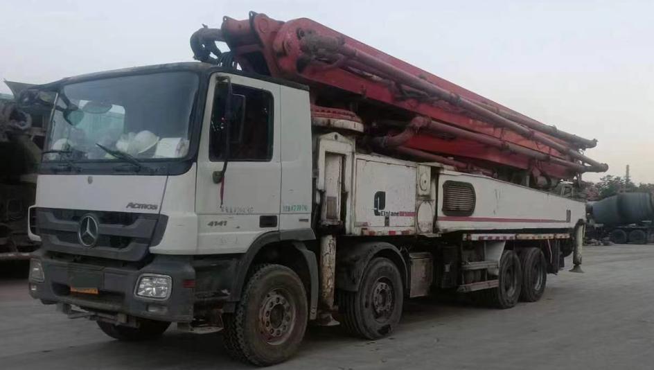 Used Putzmeister Truck Mounted Concrete Pump on Benz