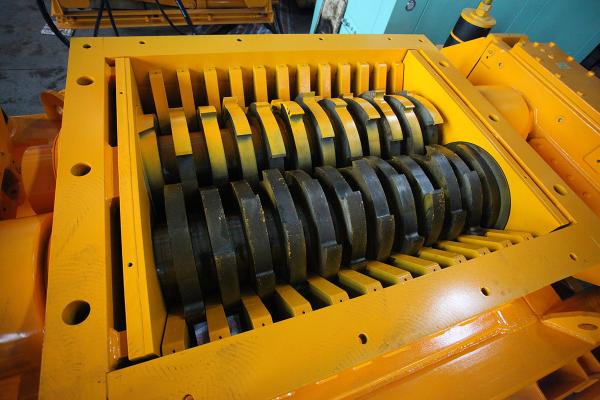 Quality RGD1200 90KW Solid Waste Shredding Machine Practical Alloy Steel Material for sale