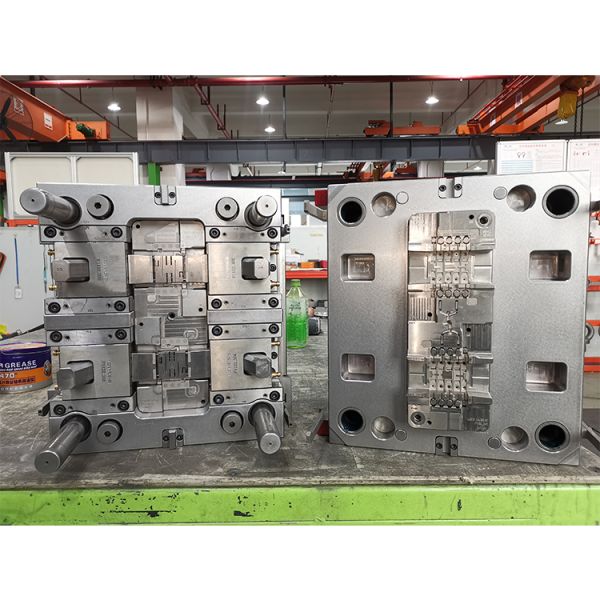 4 Cav P20 S50C Custom Plastic Injection Mould Hot Tip To PL With Subgate