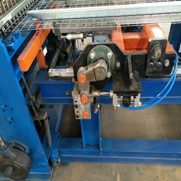 Huayang 1.5m Width Auto Welding Machine , Dia 3mm Iron Wire Manufacturing Machine
