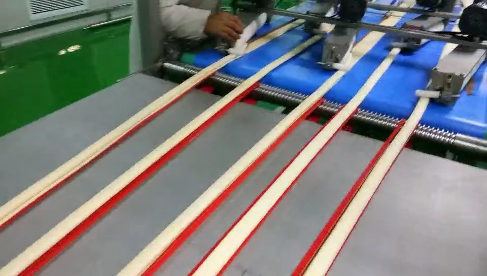 Automatic Croissant Machine Puff Pastry Making Machine