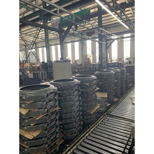 DAF Truck XF105 XF95 CF85 CF65 LF55 LF45 3482083032 Clutch Cover with 1997-2010