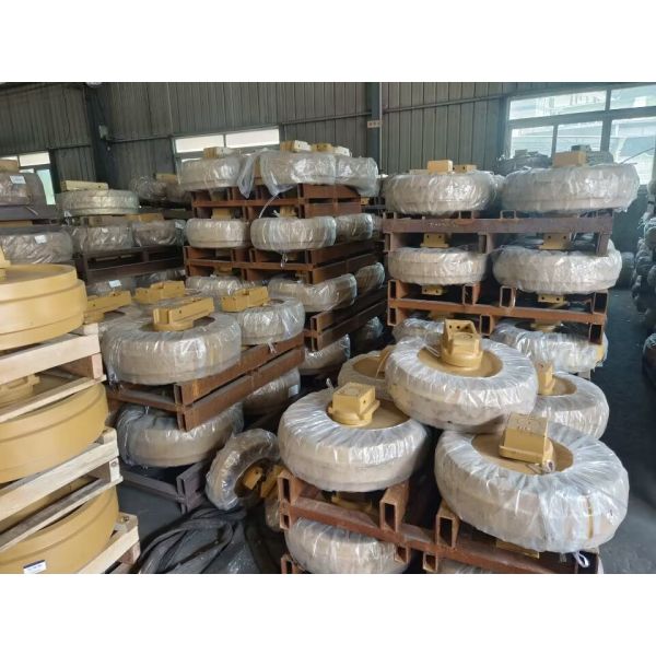 Track Bulldozer Undercarriage Assy Idlers Group Wheel D6h D6r with Forging Front Idler