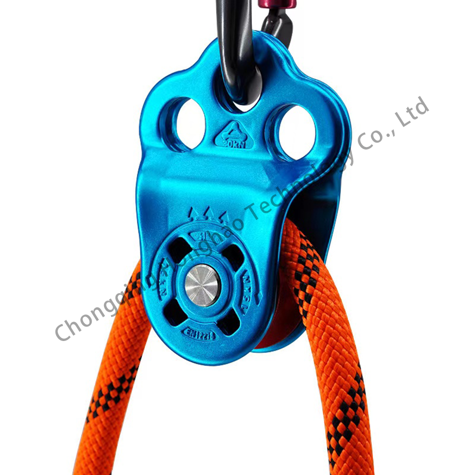 Climbing Equipment 30KN Aluminum Alloy 3-Hole Single Pulley with Galvanized Finish