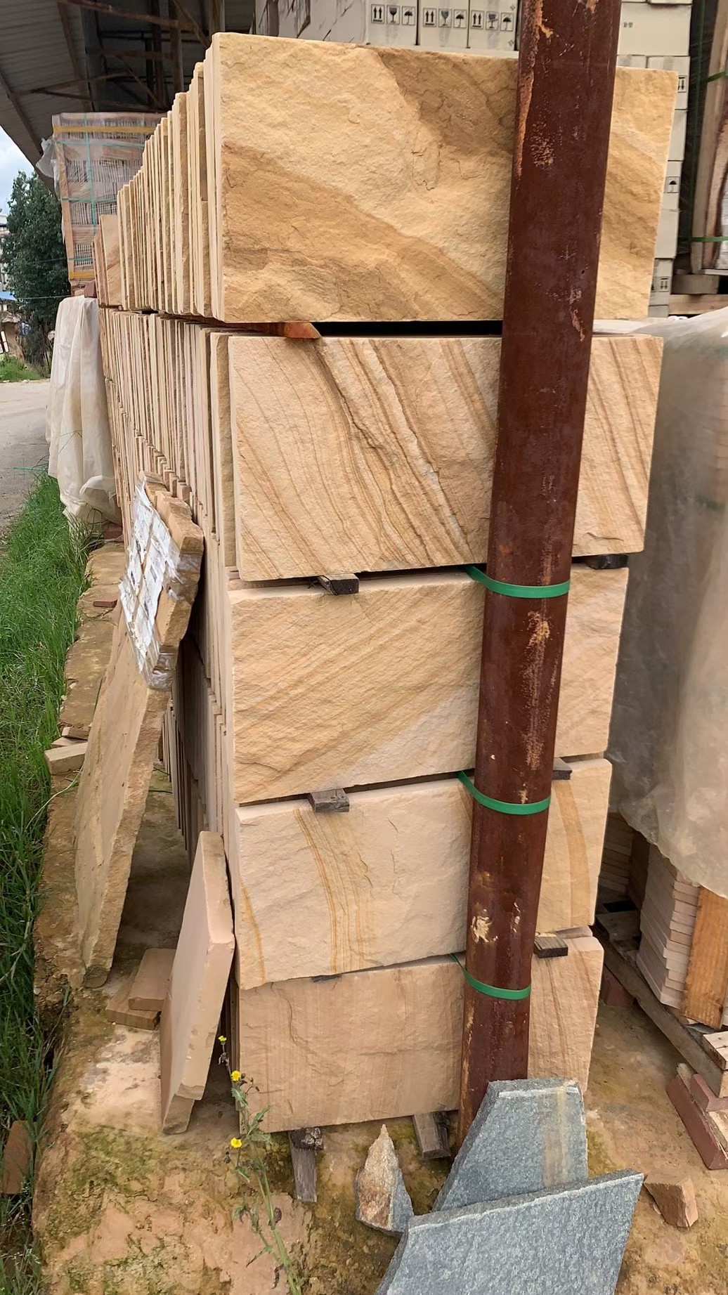 Customized Sandstone Veneer Cladding Building Stone Cladding For Exterior Walls