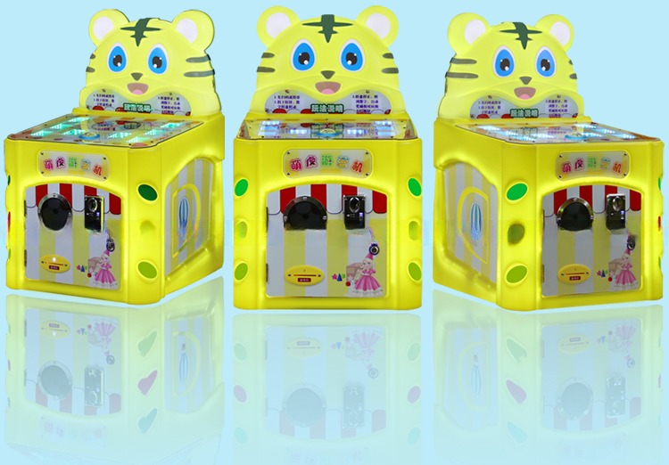 Factory price coin arcade cute tiger hitting machine playing cards game machine for children happy fun