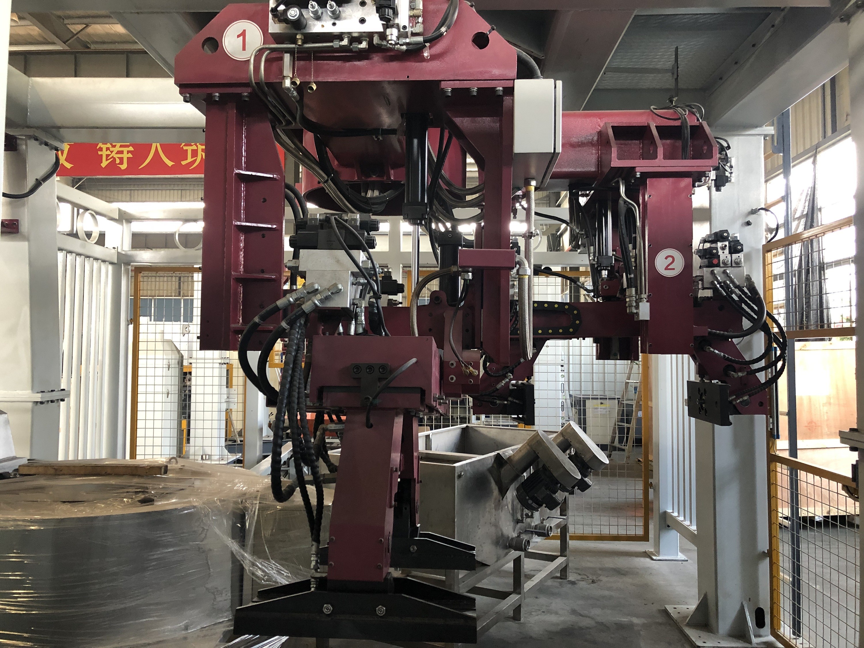 Automatic Pouring Low Pressure Die Casting Machine 380V With Melting Furnace