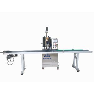 China Automated Makeup Base Filling Machine SUS304 Gear Pump Heatable wholesale