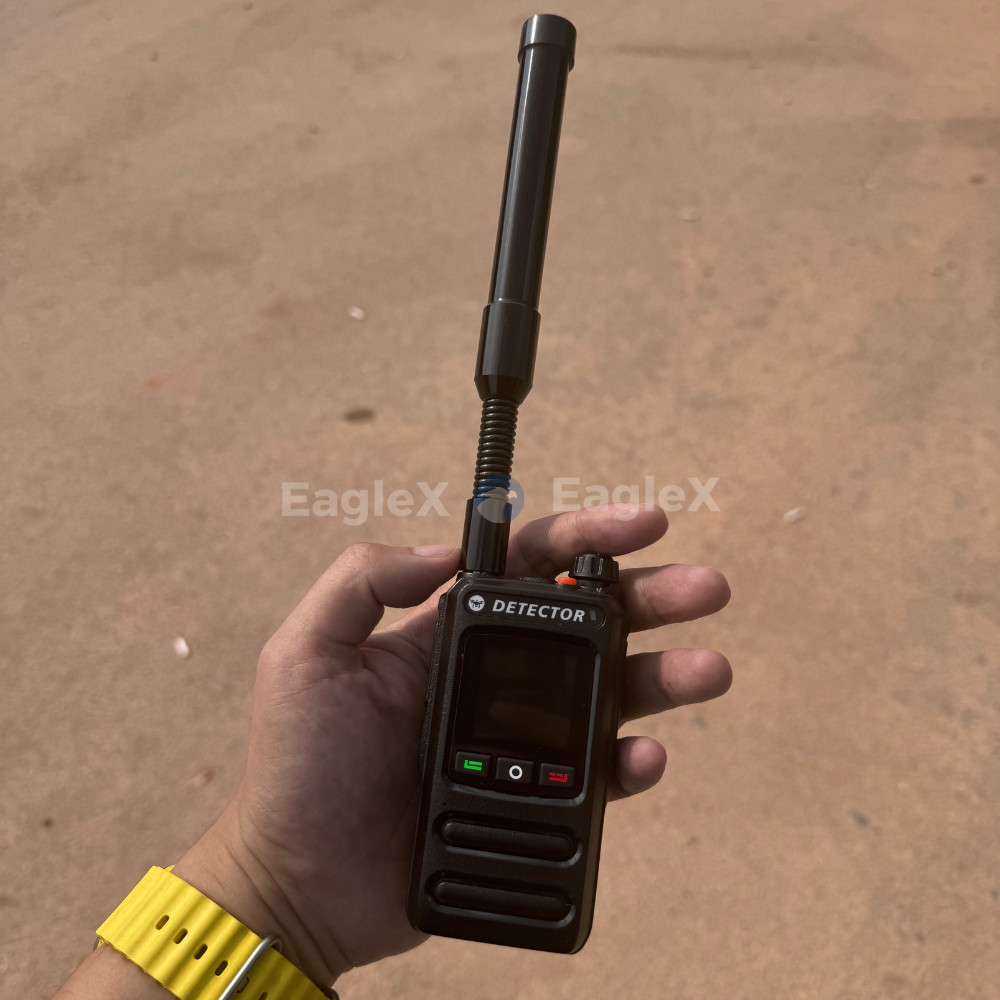 1500m-2000m Early Warning Handheld FPV Drone Detector Detection 800MHz 1500MHz 2400MHz 5800MHz