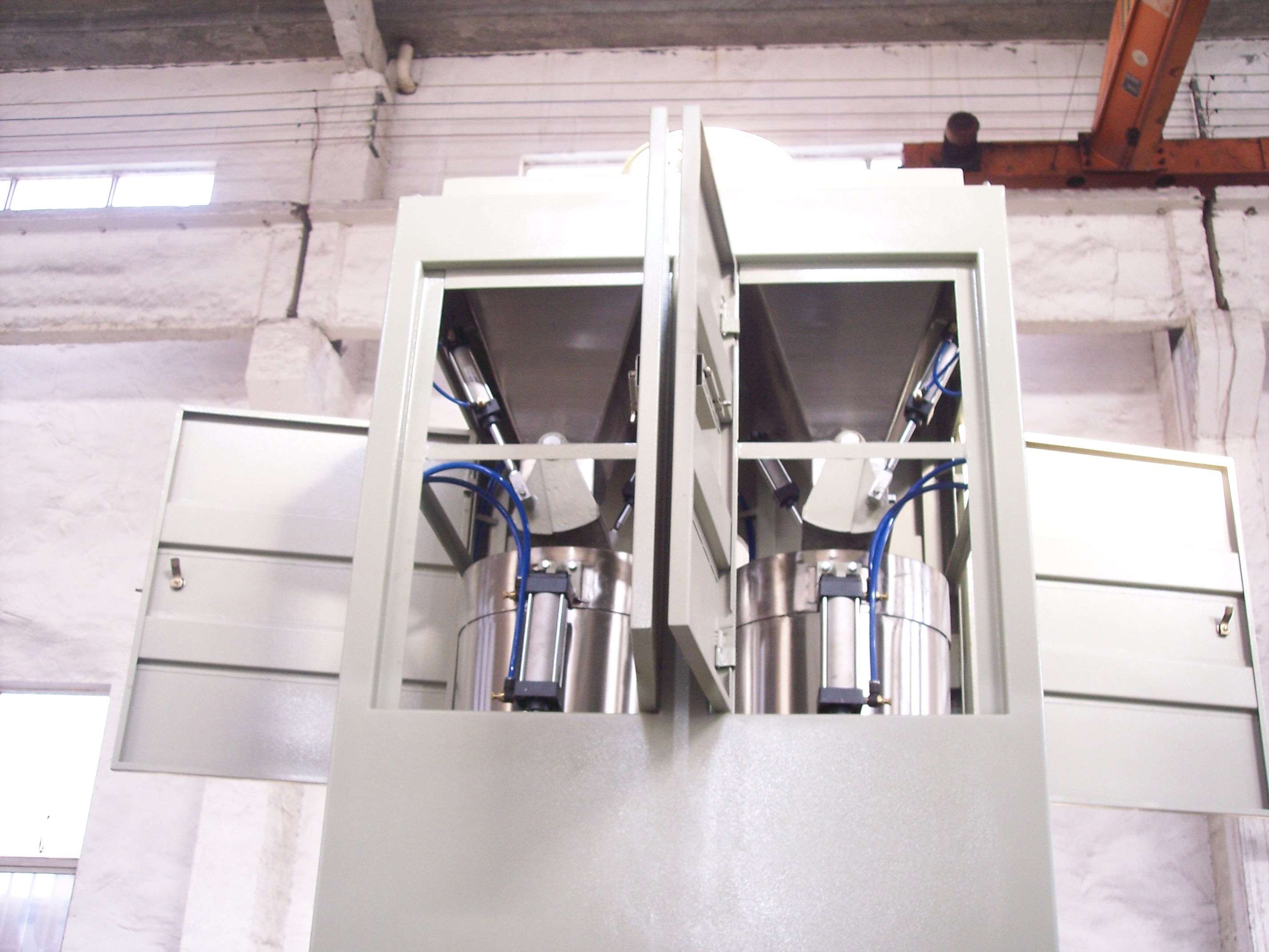 Pneumatic Auto Bagging Machines , Durable Wheat Packaging Machine Low Noise