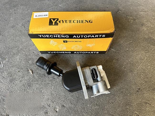 Shacman F2000 Hand Brake Valve 81.52315.6156 OEM Truck Part