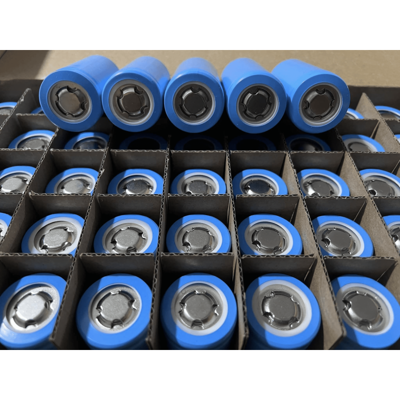 High Temperature Tolerance Rechargeable Lithium Battery 3.2V Cylindrical Cell 26650 5000mAh Battery