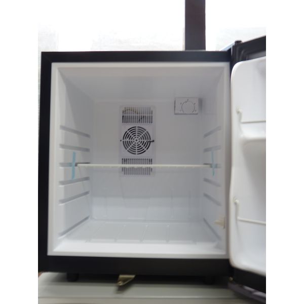 Environmental Friendly Mini Bar Refrigerator For Hotel / Restaurant