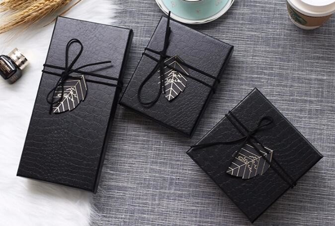 Custom design gradient color luxury paper packaging gift box with lid,Paper Flower Box Florist Bouquet Box Packaging Ros