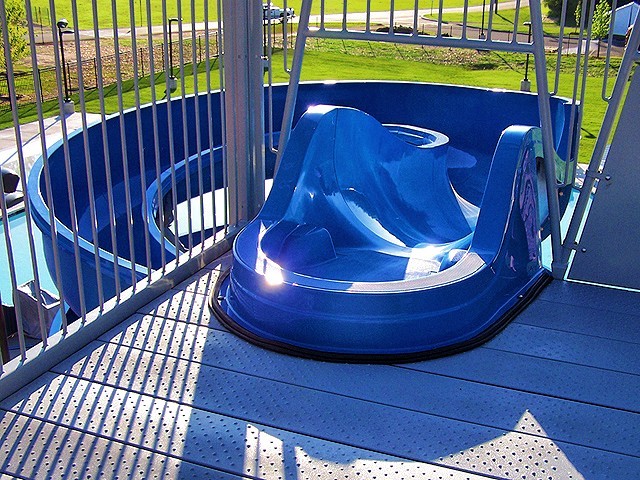 Hold Up 300kg Water Park Slide Amusement Water Park Rides
