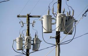 China 25kv Single Phase Pole Mounted Oil Immersed Distribution Transformer wholesale