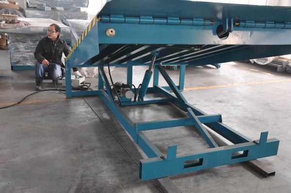 Quality 6000Kg Stationary Container Loading Dock Ramp , Adjustable Hydraulic Dock Levelers for sale