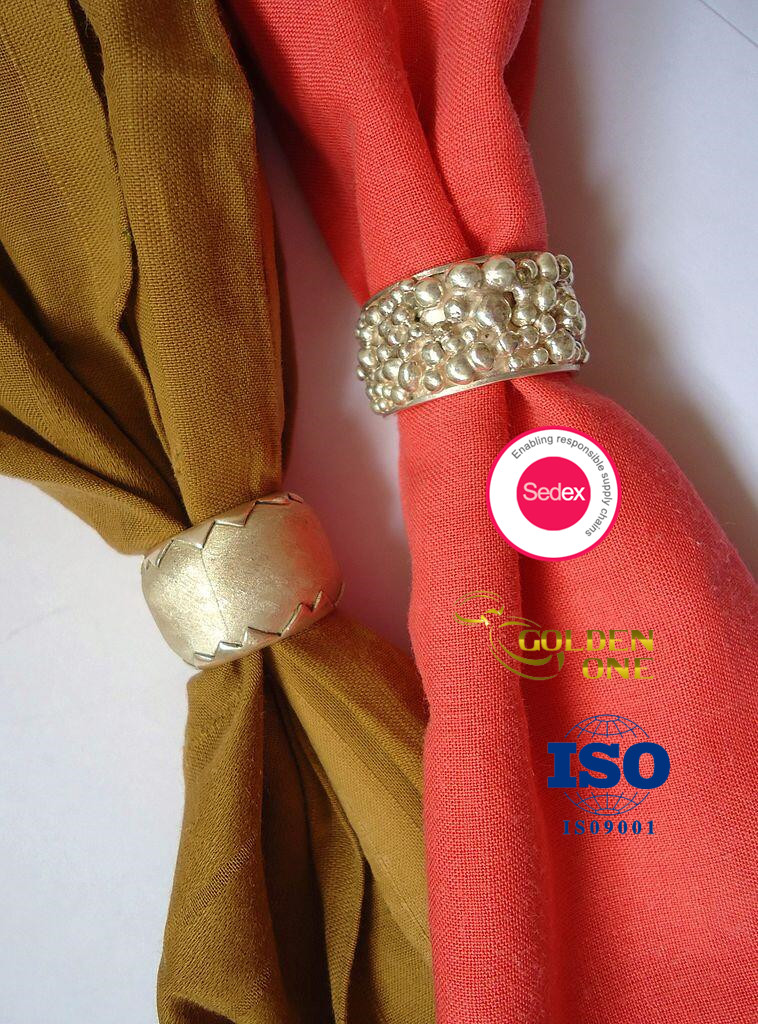Hot Sale Product Shiny Gold Silk Scarves Shawl Clips Woman Accessories Jewelry Enamel Brooch Metal Scarf Buckle
