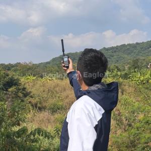 China 1500m-2000m Early Warning Handheld FPV Drone Detector Detection 800MHz 1500MHz 2400MHz 5800MHz wholesale